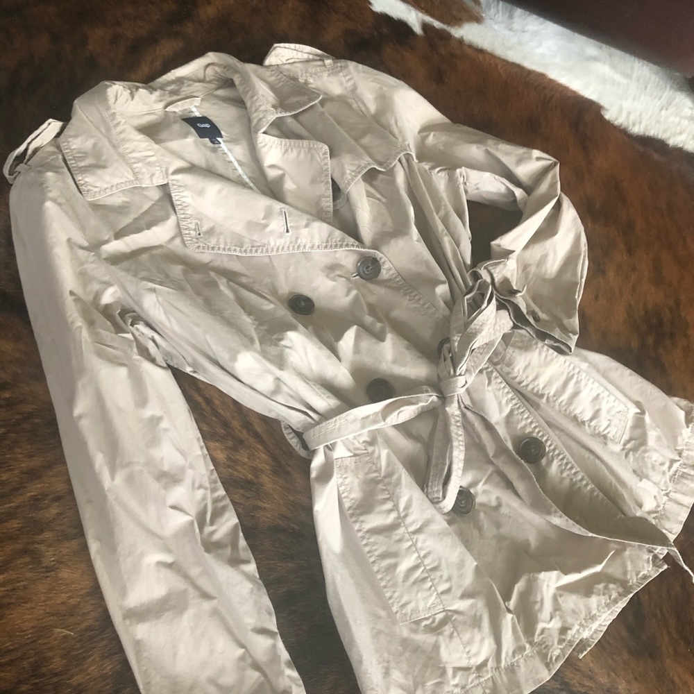 GAP lightweight trench coat